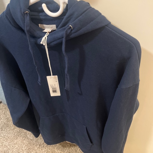 Outerknown women’s navy hoodie, new with tags medium - Picture 3 of 4